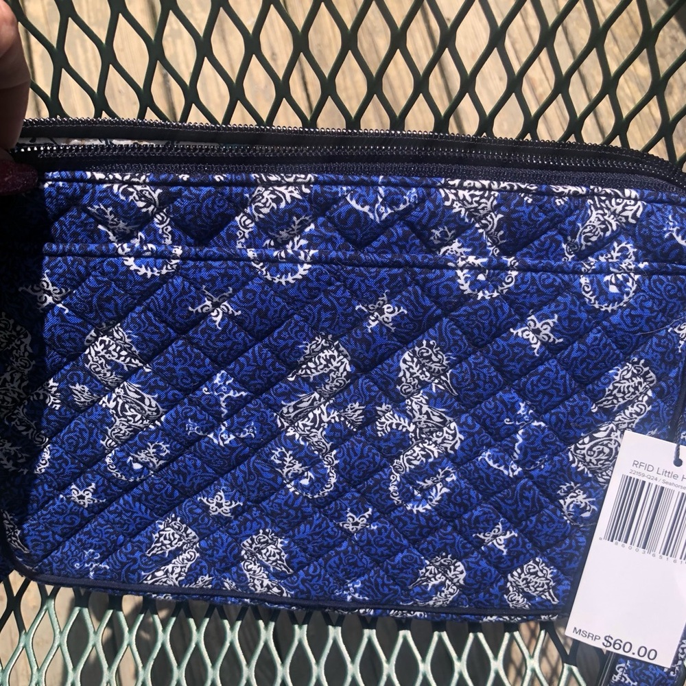 Vera Bradley Coastal SeaHorse and Ocean Navy and White Quilted Hipster Bag - Picture 7 of 7